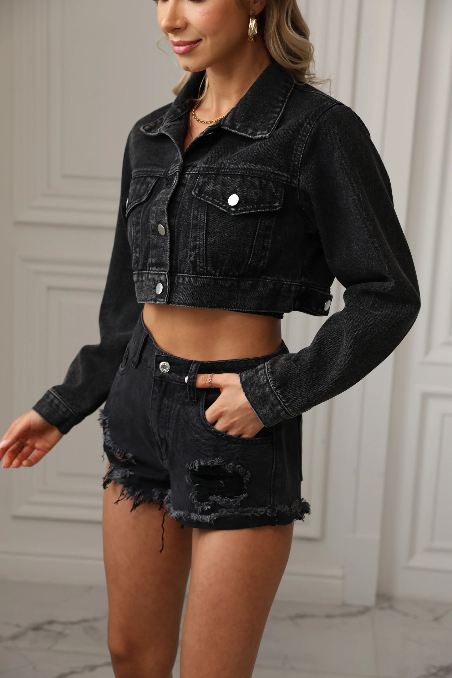 Women Cropped Jean Jacket Button Up Casual Ripped Frayed Washed Denim Jacket